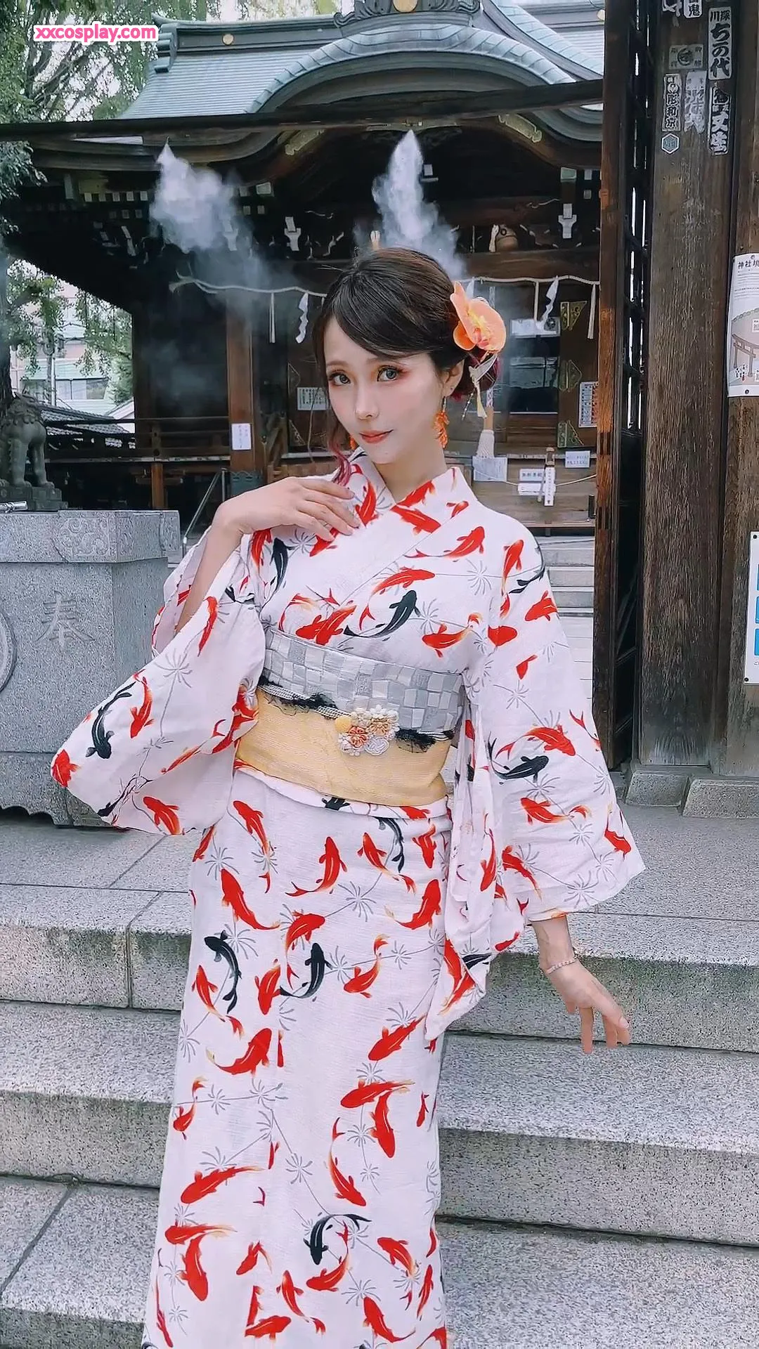 ElyEE子 - Goldfish Stroll Yukata